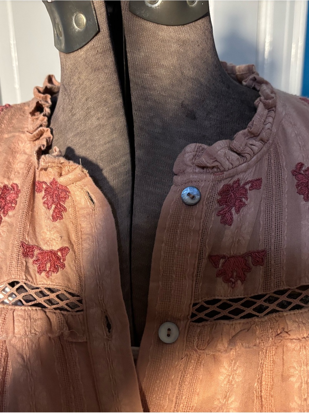 LOGO Lavish by Lori Goldstein boho style woven top with embroidery size large - Picture 3 of 9